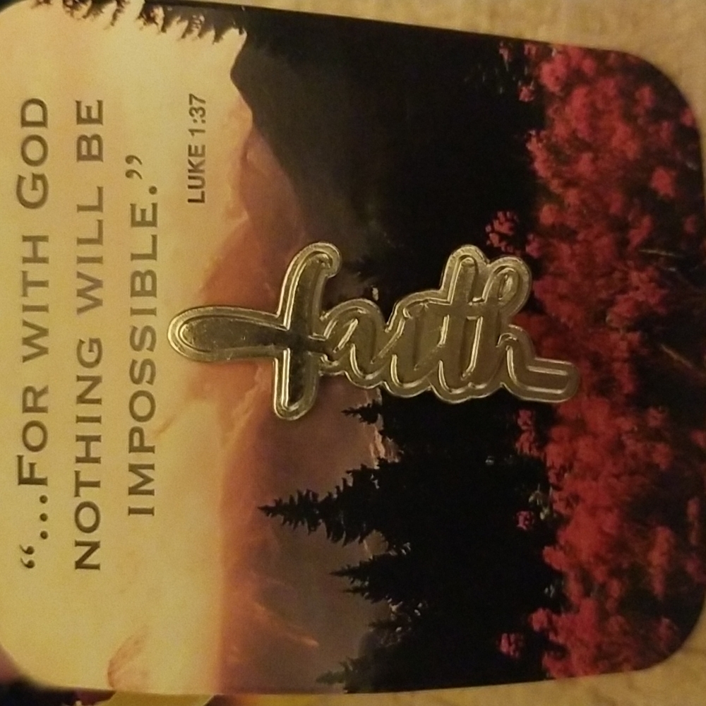 RELIGIOUS PINS - Picture 2 of 4